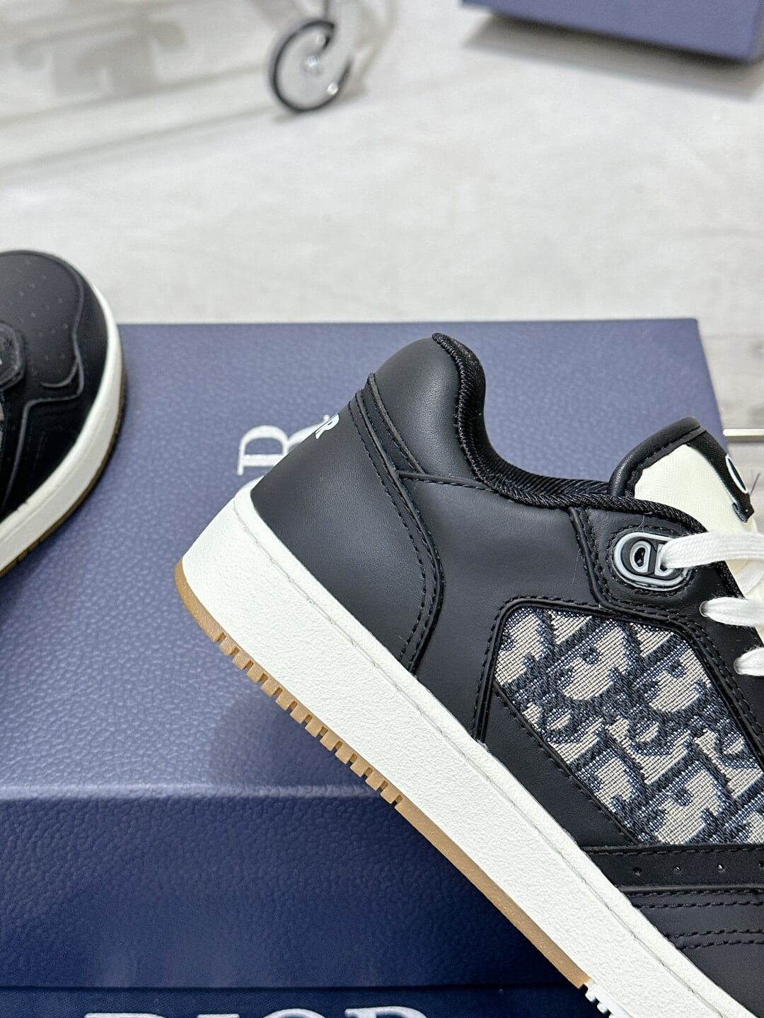 Christian Dior B27 Low-top Gum White / Black Leather - Image 9