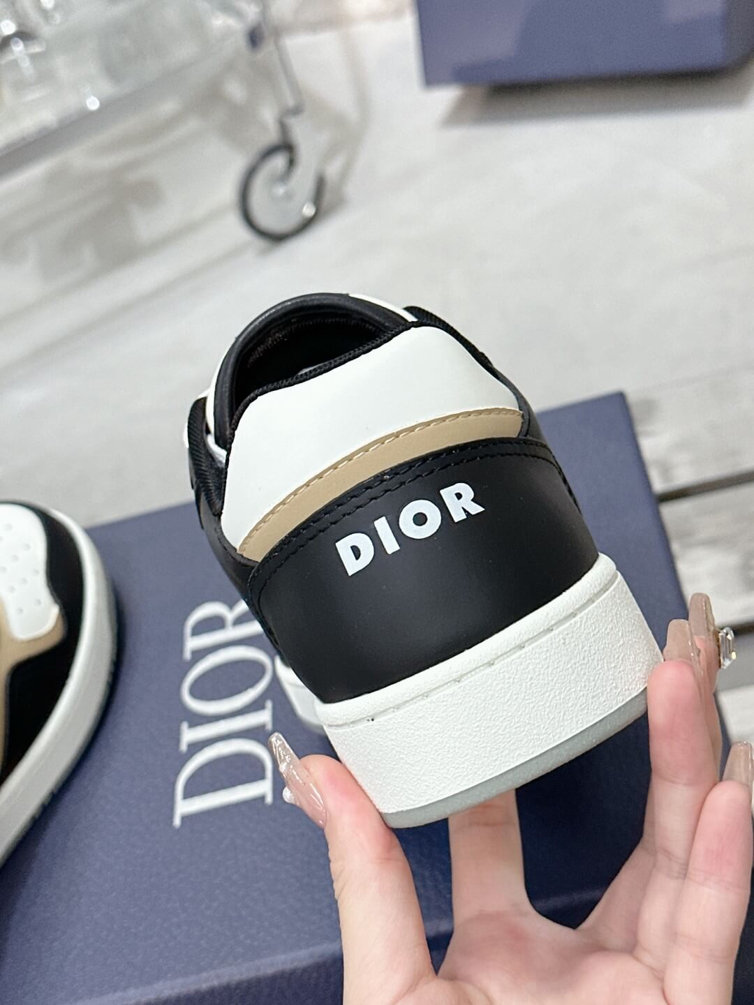 Christian Dior B27 Low-top White / Black and Beige Leather - Image 8