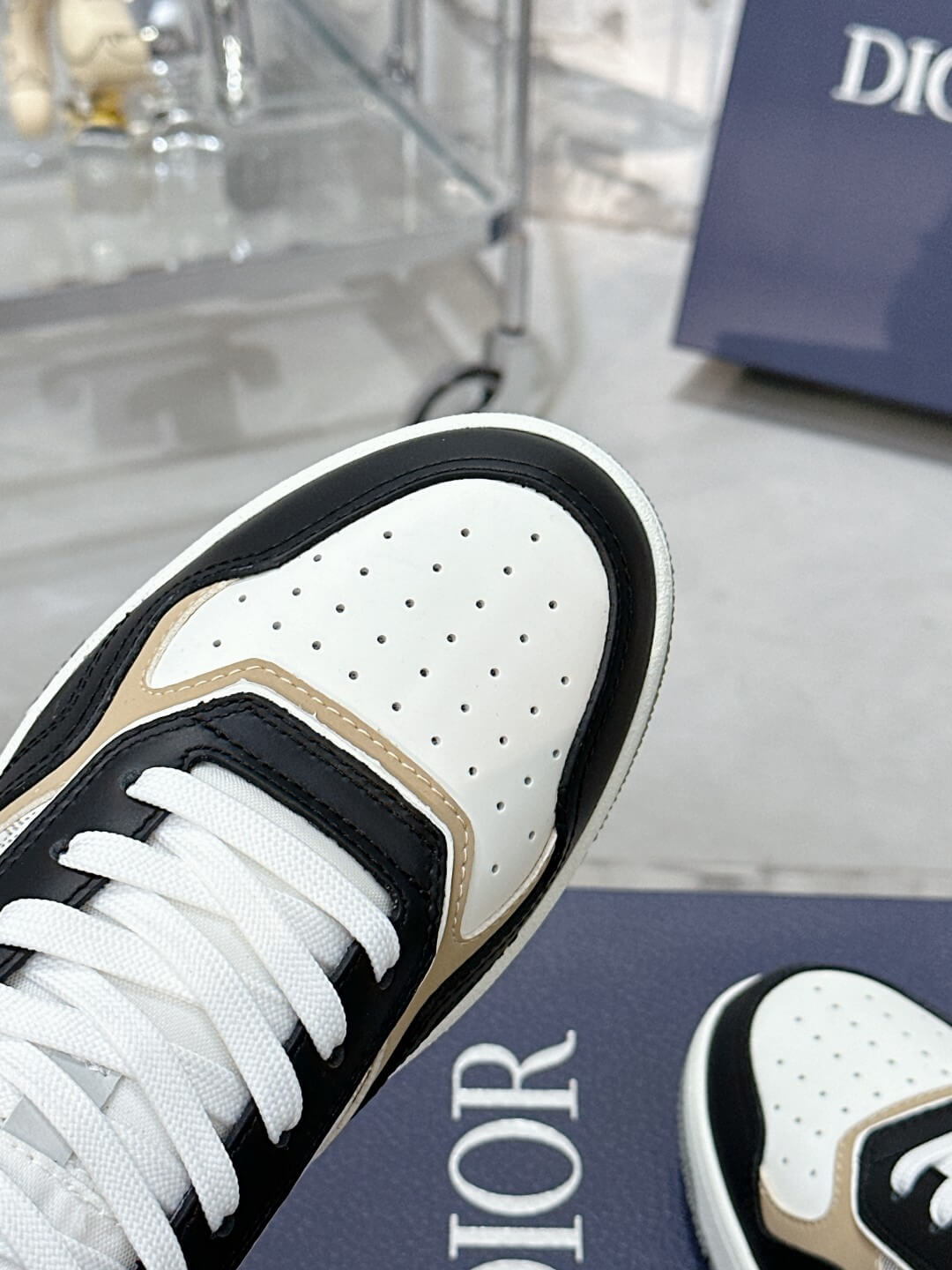 Christian Dior B27 Low-top White / Black and Beige Leather - Image 9