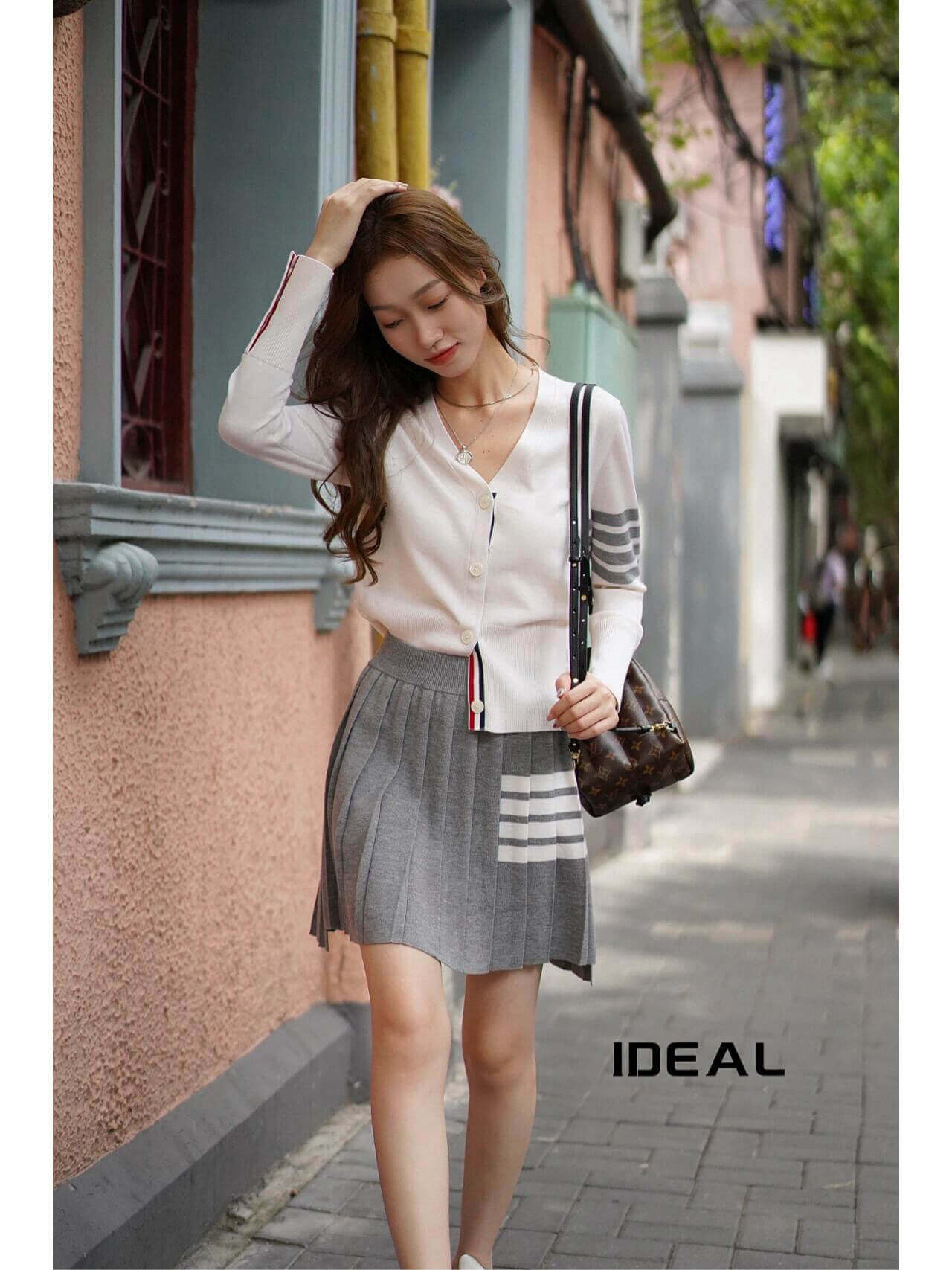 Thom Browne 4-Bar Gray Pleated Mini Skirt - Image 9