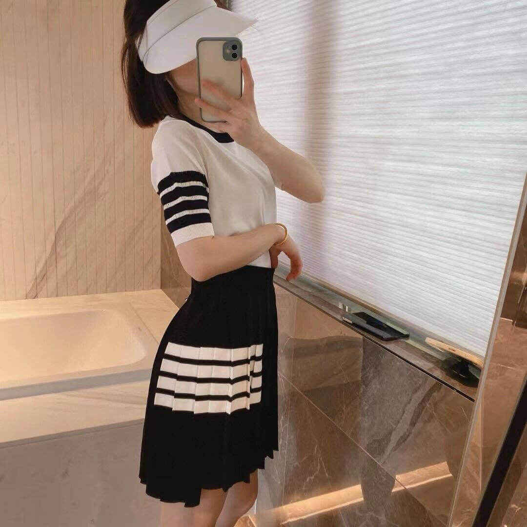 Thom Browne 4-Bar Navy Pleated Mini Skirt - Image 11