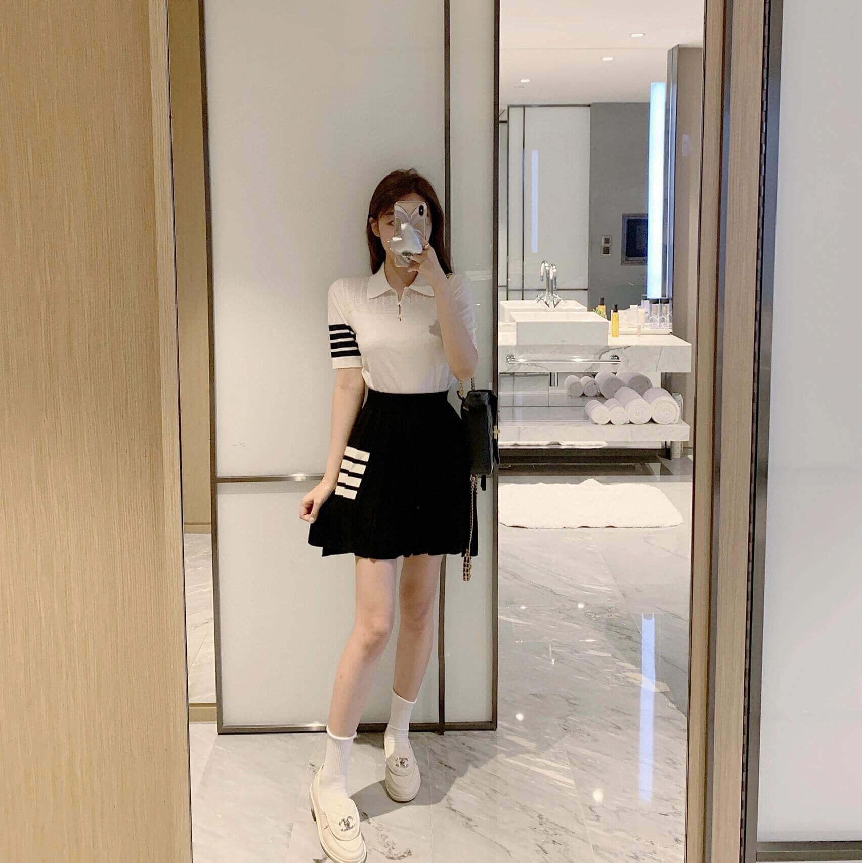 Thom Browne 4-Bar Navy Pleated Mini Skirt - Image 6