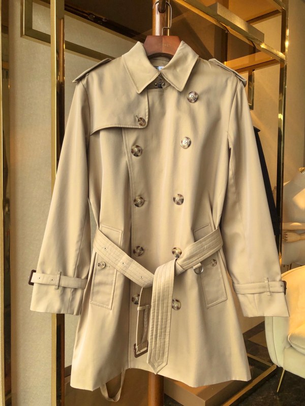 Burberry Beige Kensington Heritage Trench Coat