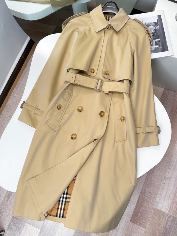 Burberry Beige Women’s Long Double-Breasted Heritage Trench Coat