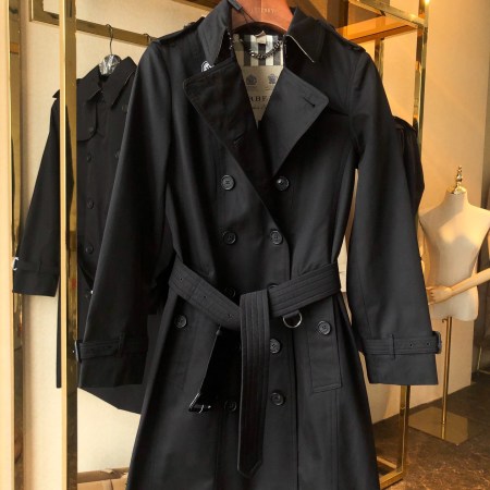 Burberry Black Kensington Heritage trench coat