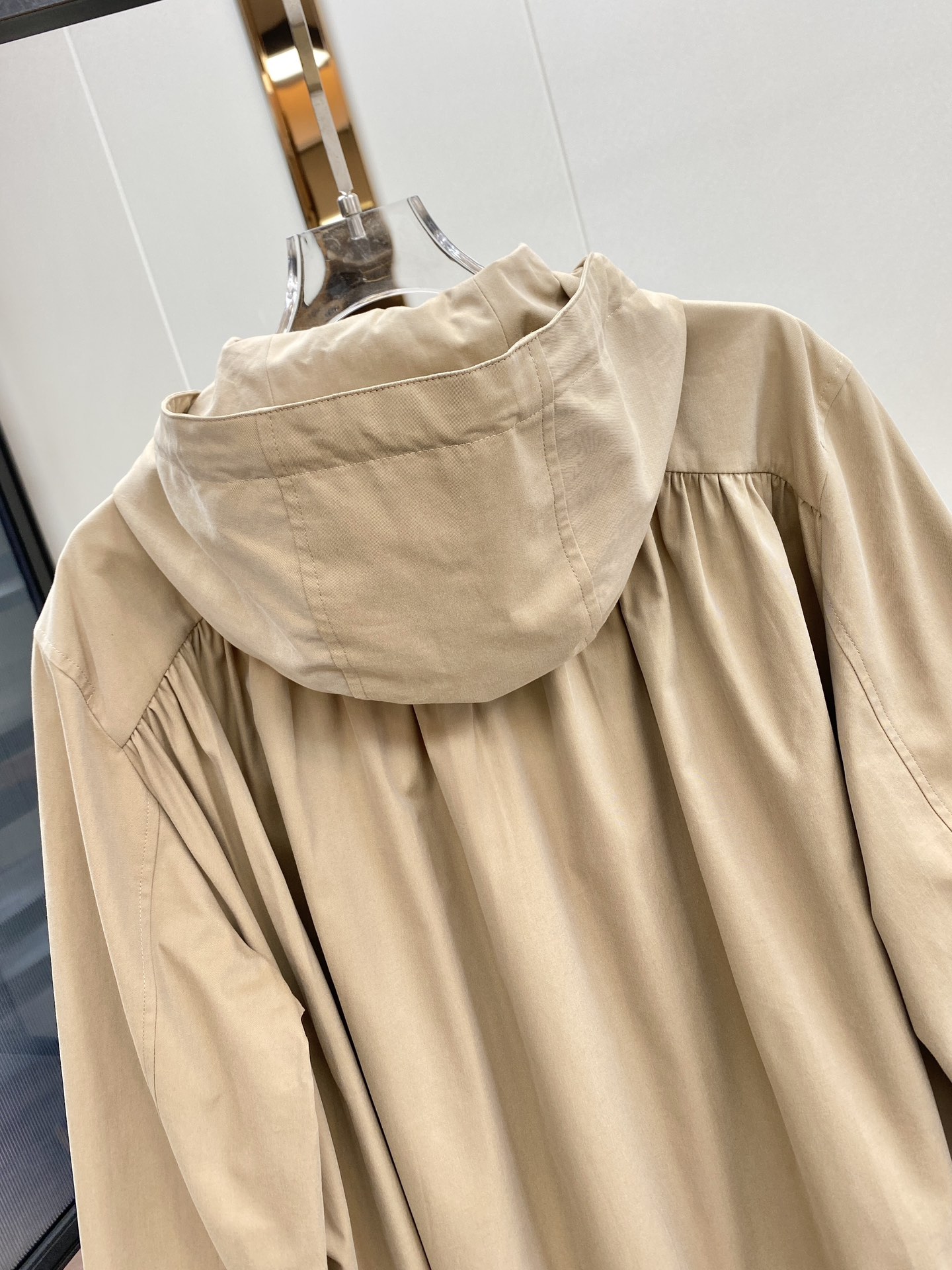 Burberry hooded cotton gabardine coat - Image 10