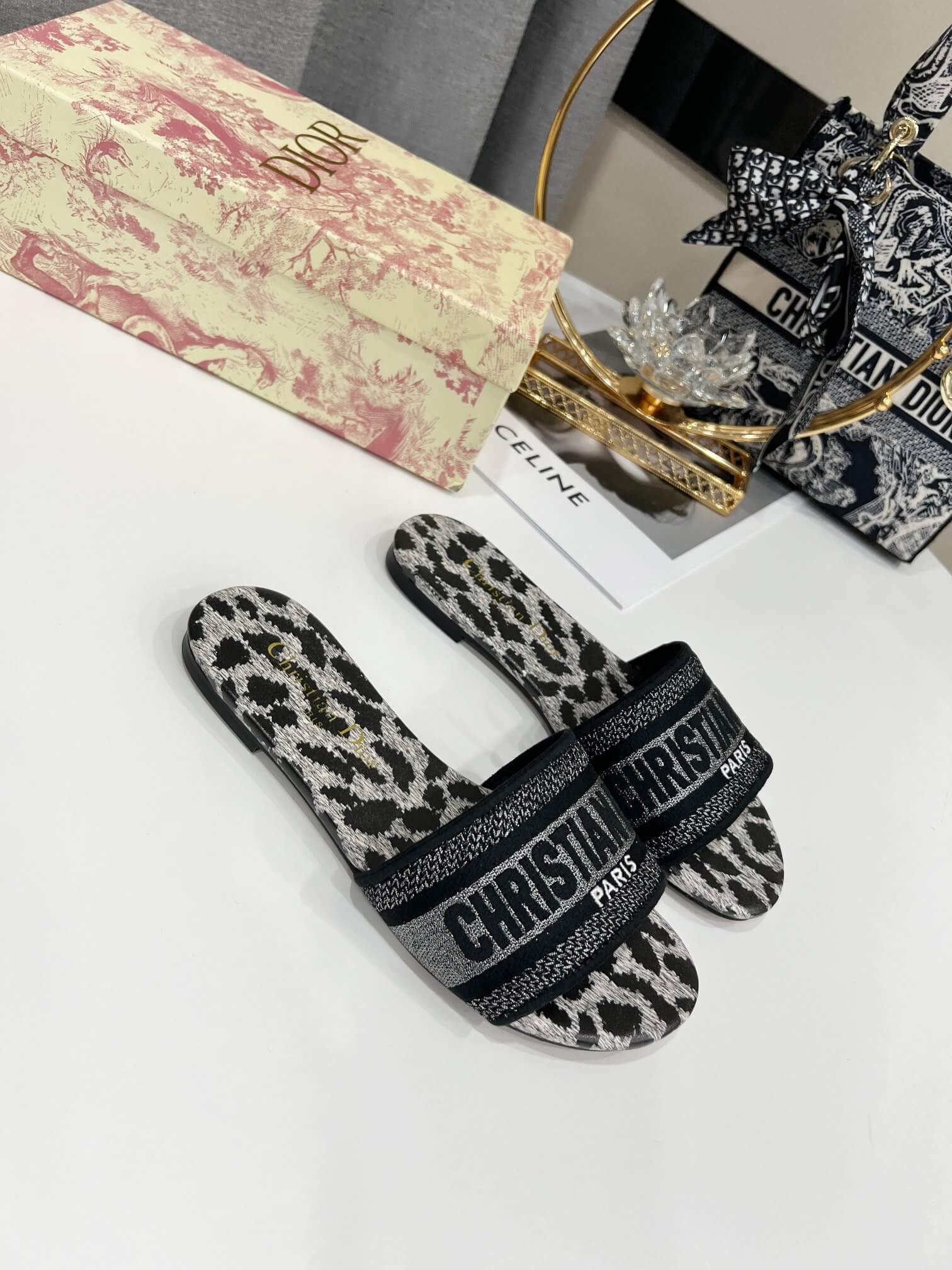 Christian Dior Bandana Dway Slides Leopard print pattern - Image 4