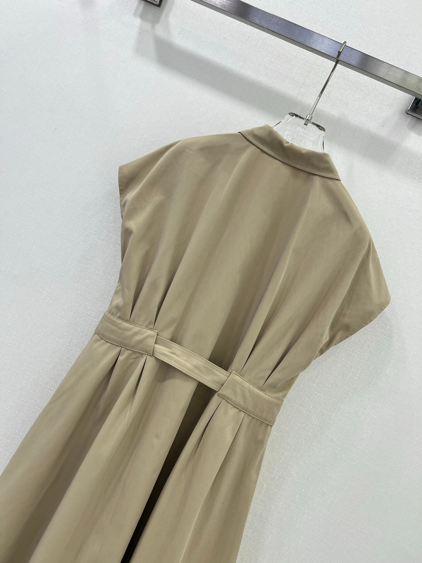 Christian Dior Beige Midi Shirt Dress. - Image 10