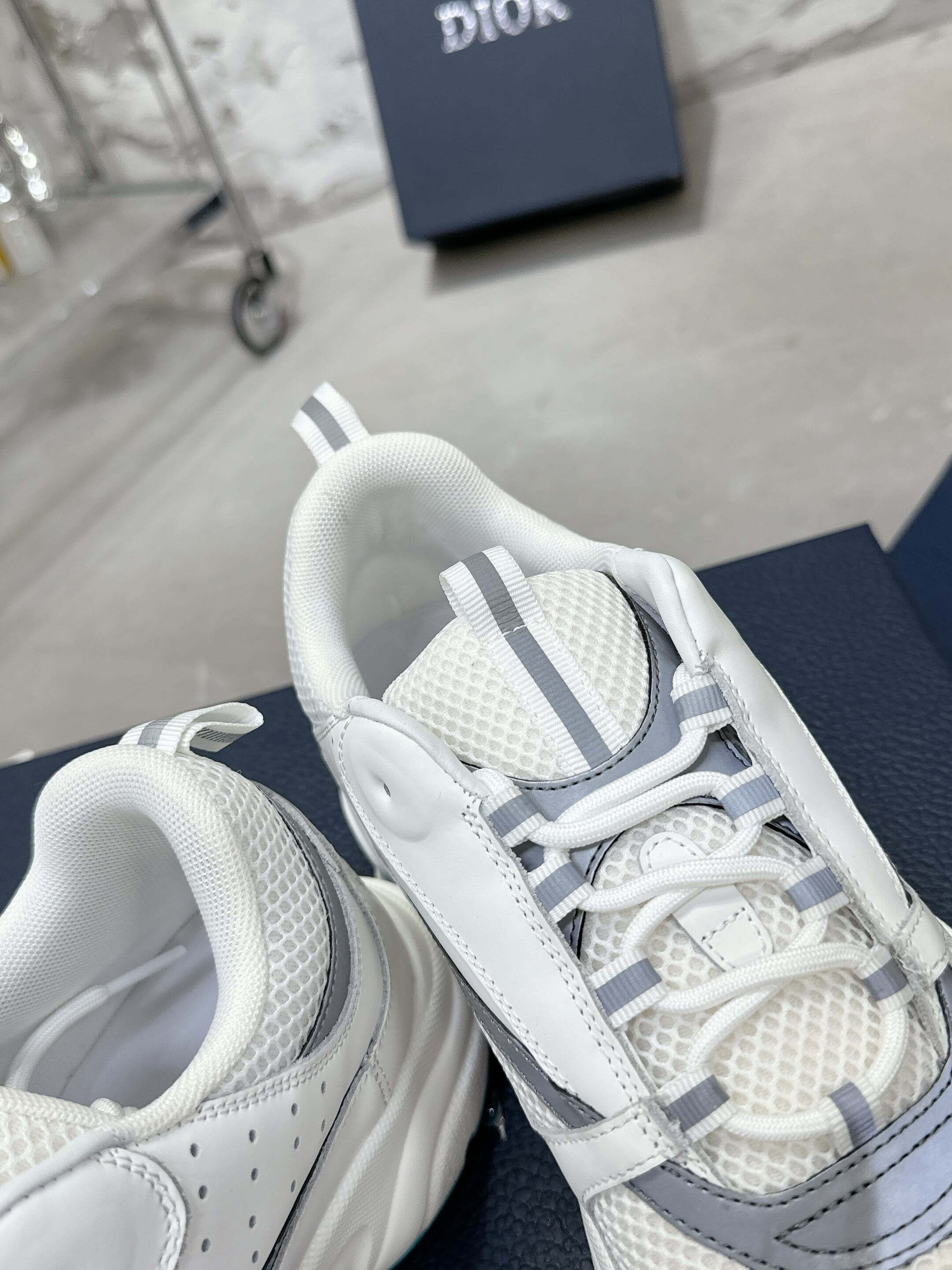 Dior B22 Arctic White Runner Sneakers - Image 5