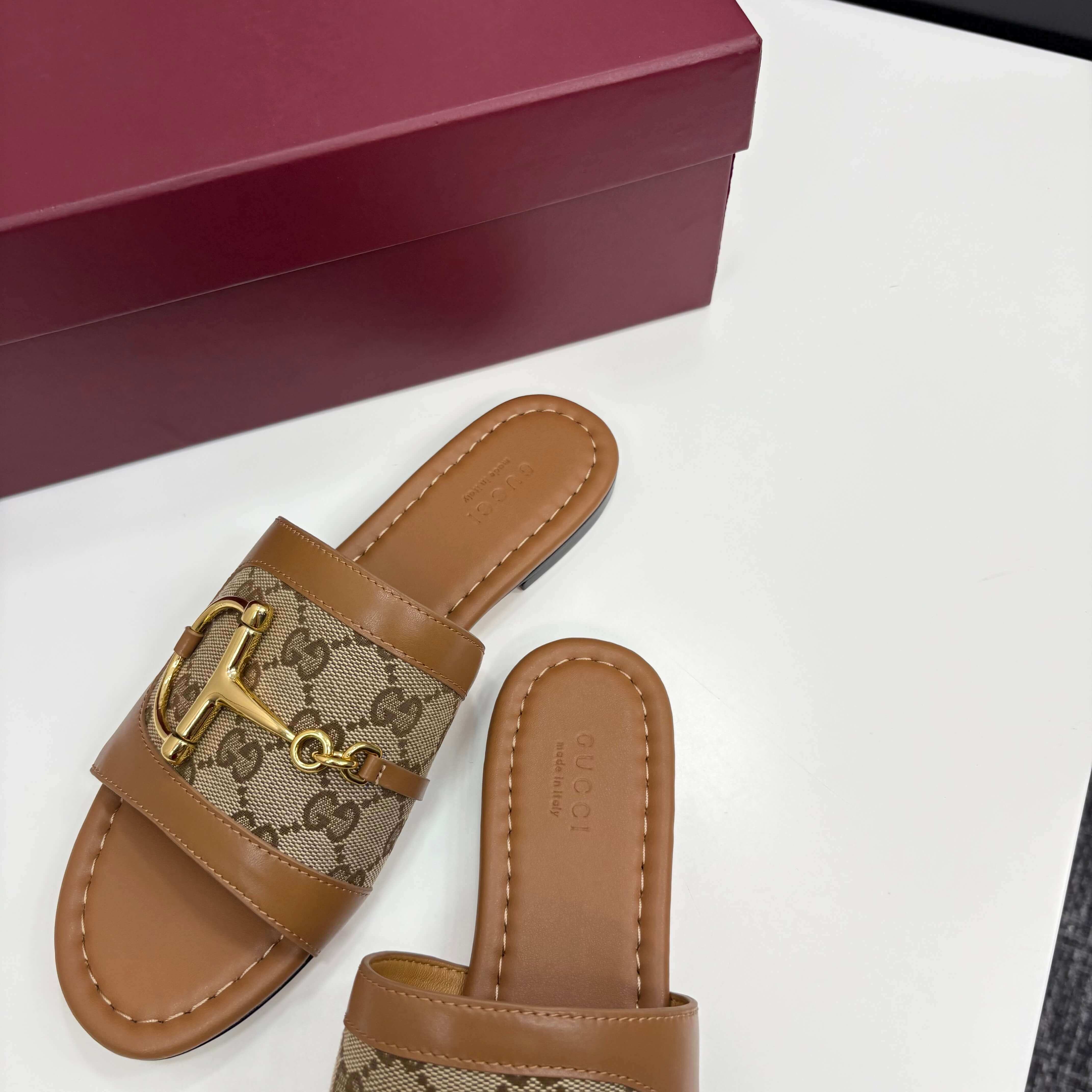 Gucci Women's Brown Leather Slide Sandals with Horsebit and GG Monogram Canvas - Image 5