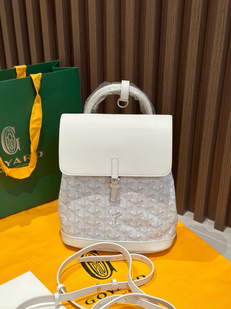 Disclaimer: This is not an official Goyard product. It is a high-quality, inspired piece designed to mirror the craftsmanship and style of the original.