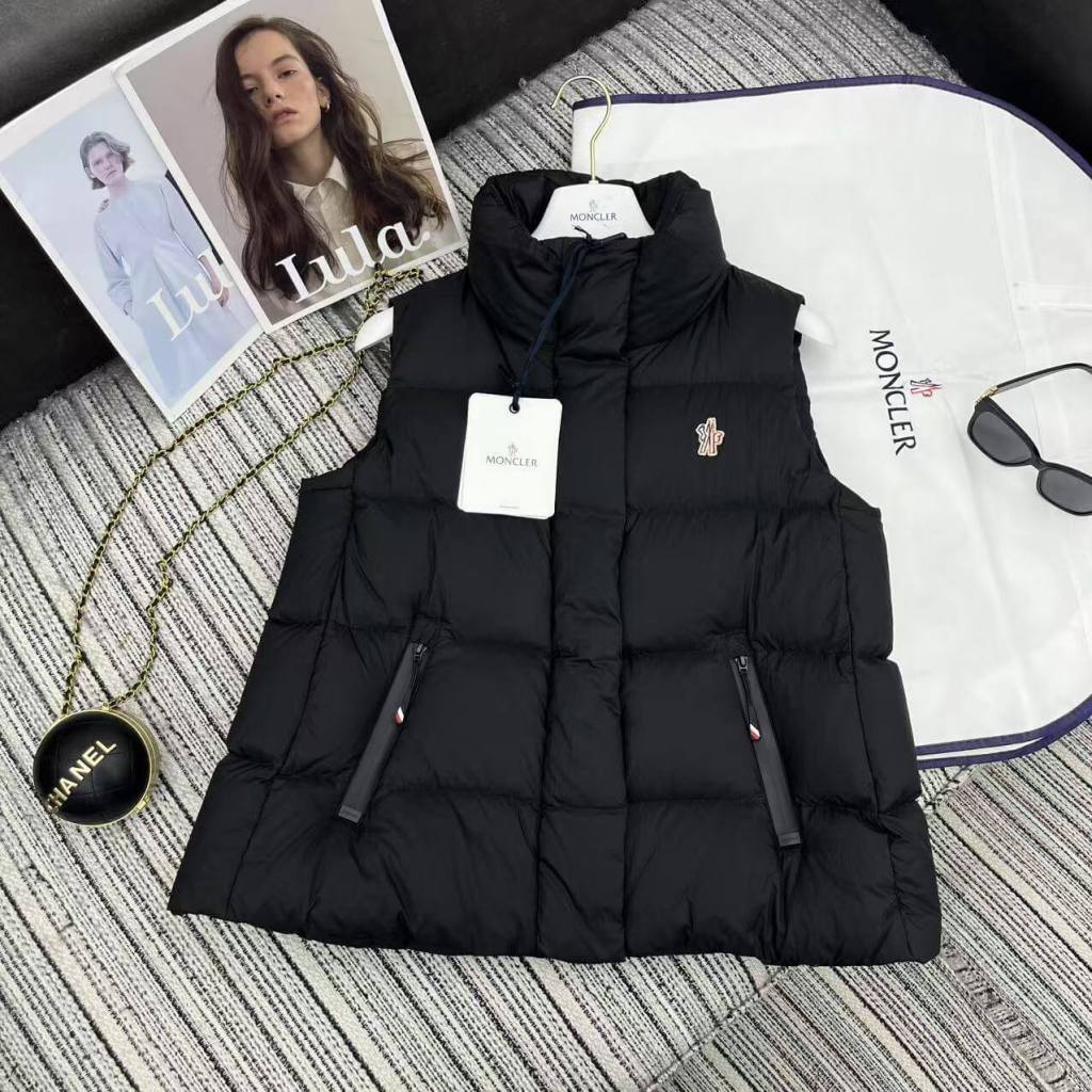 Moncler Luzule Puffer Vest in Black