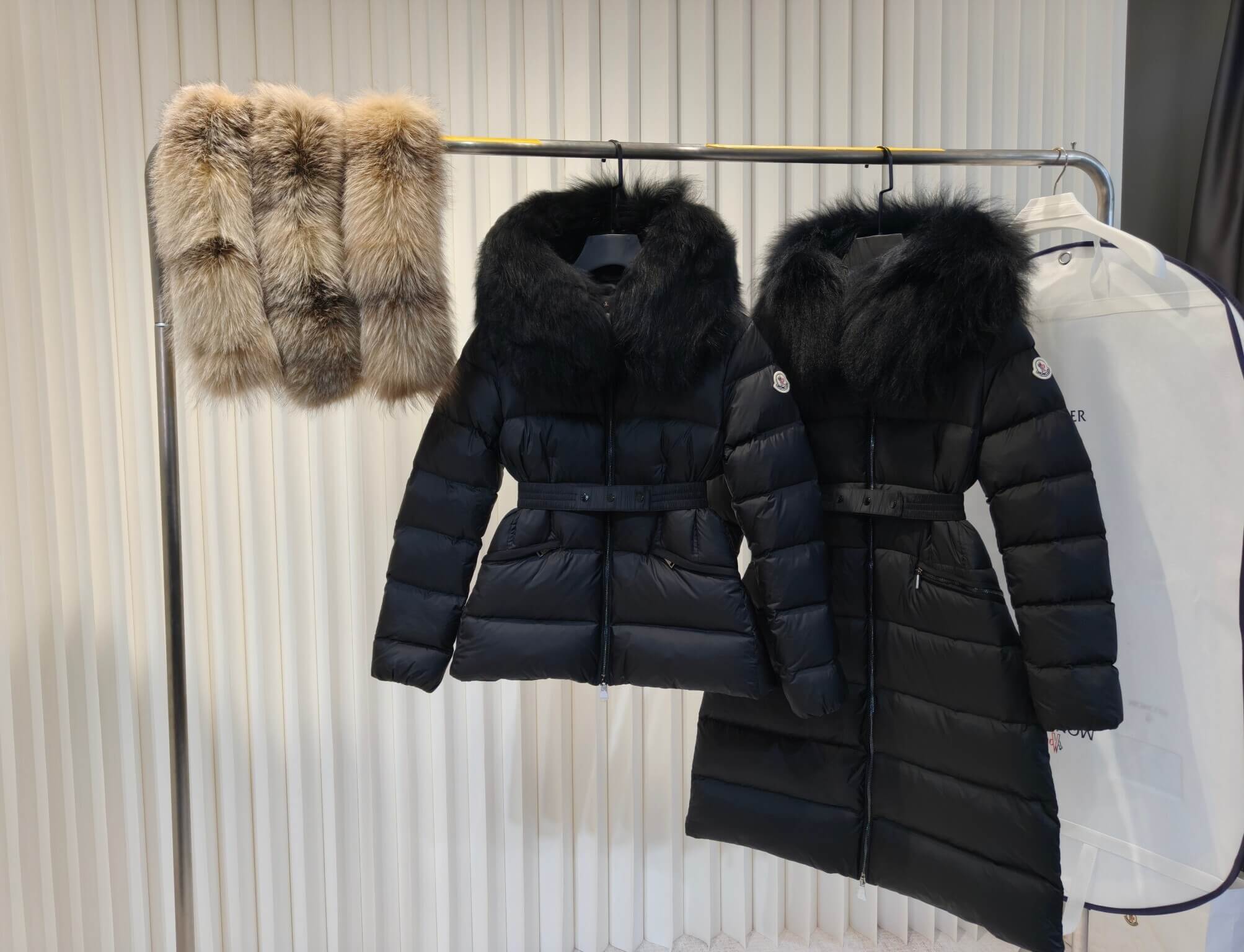 Moncler fur-trimmed hood women's long down jacket In Black - Image 5