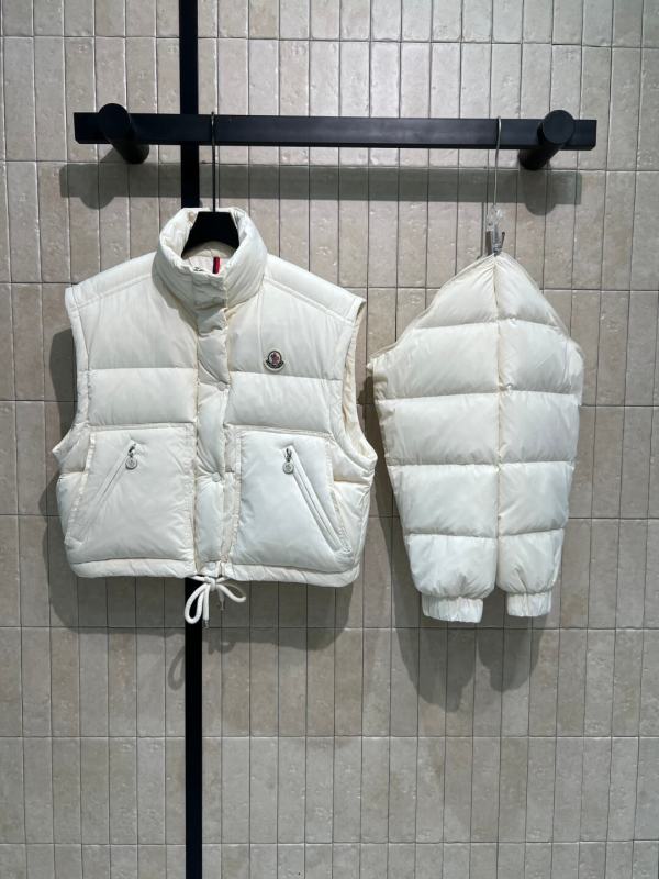 Moncler Off-White Down Jacket with Detachable Sleeves