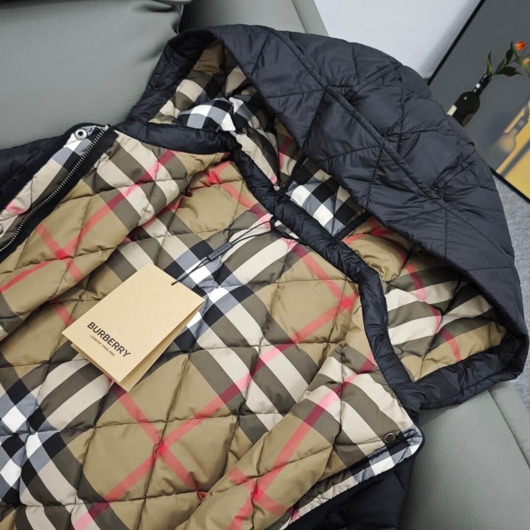 Burberry Quilted Long Jacket with a Hood in Black. - Image 4