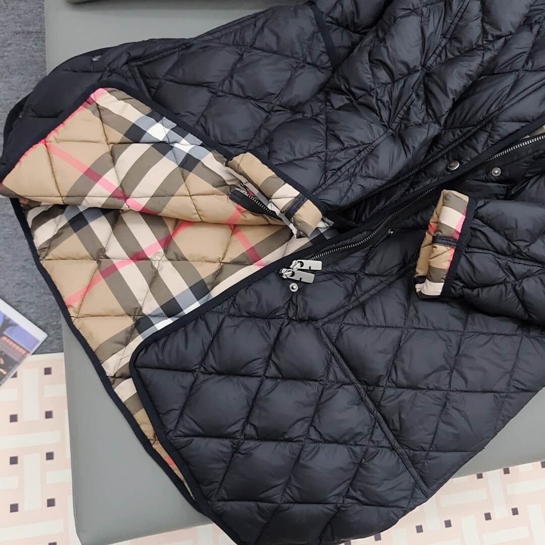 Burberry Quilted Long Jacket with a Hood in Black. - Image 6