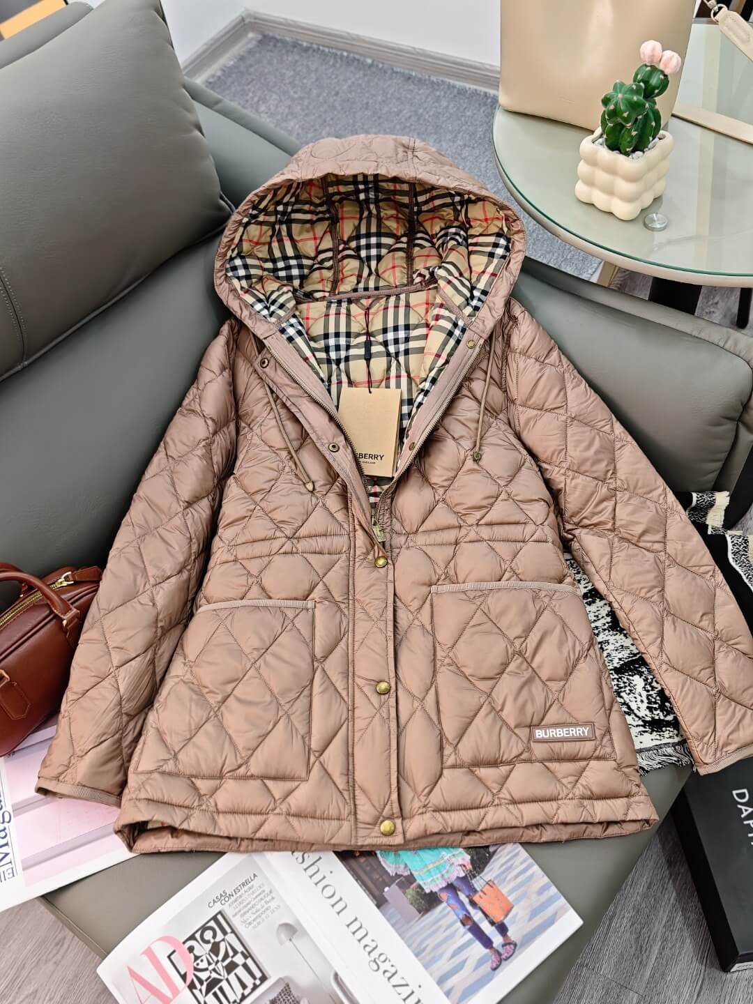 Burberry Quilted Down Jacket with Hood in Ivory