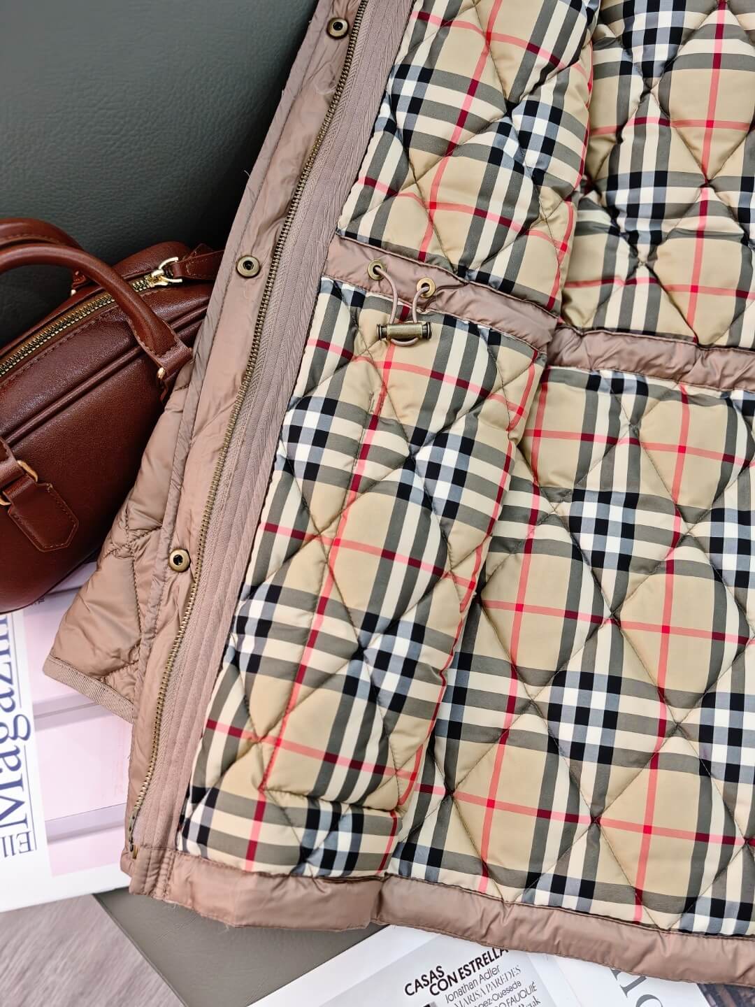 Burberry Quilted Down Jacket with Hood in Ivory - Image 8