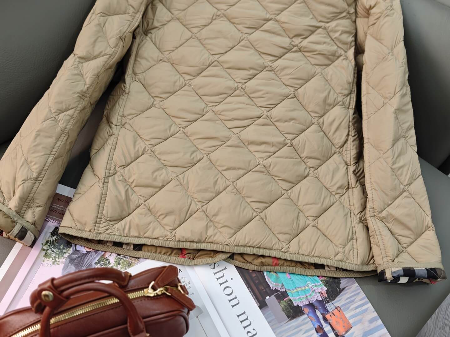 Burberry Dalry Quilted Jacket in a beautiful beige. - Image 7