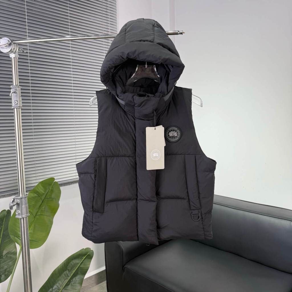 Canada Goose Junction Puffer Women's hooded Vest- Black