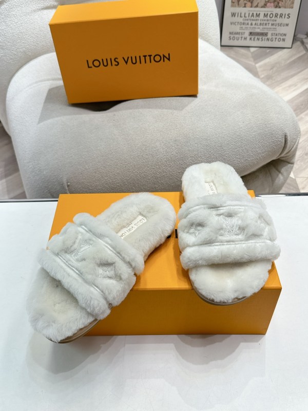 Louis Vuitton White LV Easy Mule with Fur Slippers