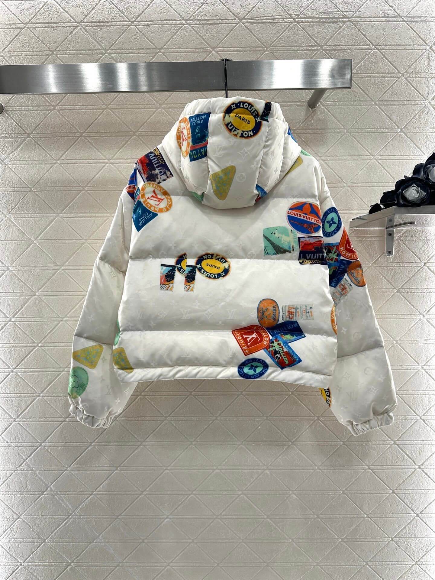 Louis Vuitton Monogram Bouclé Hoodie down jackets- Milky White - Image 3