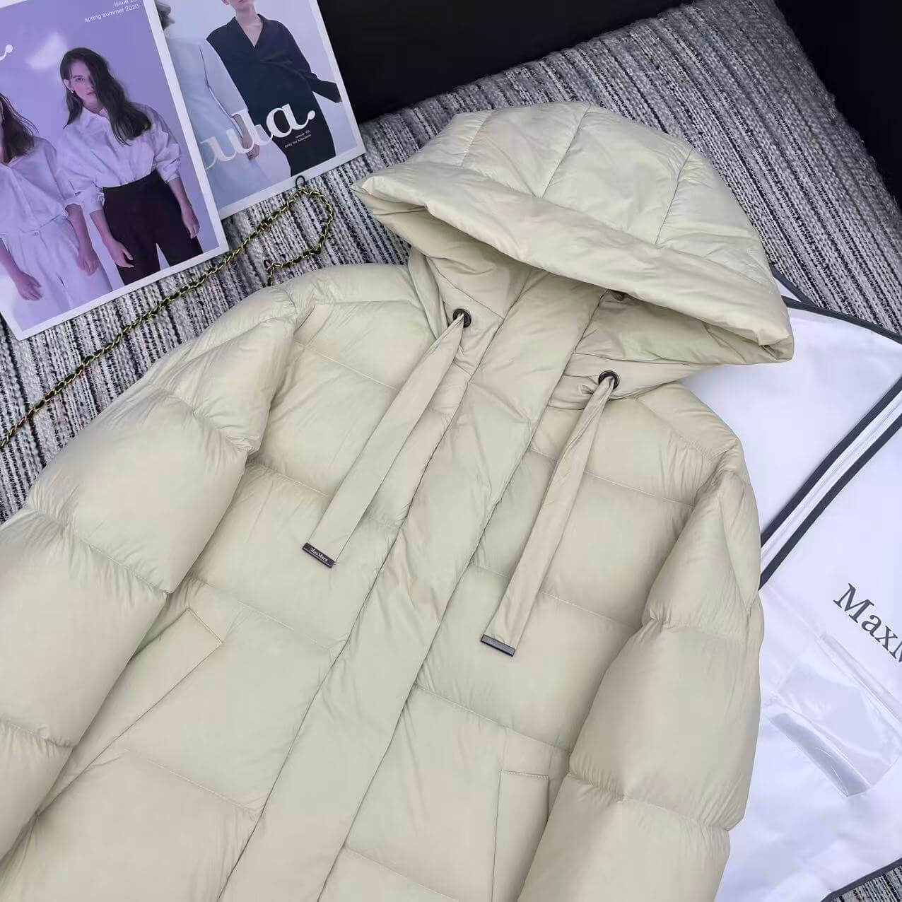Max Mara Women's Cube Pisoft puffer jacket- Beige - Image 3