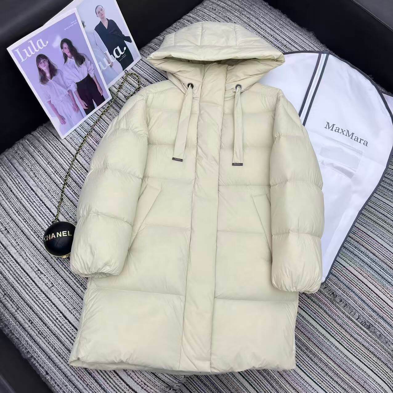 Max Mara Women's Cube Pisoft puffer jacket- Beige