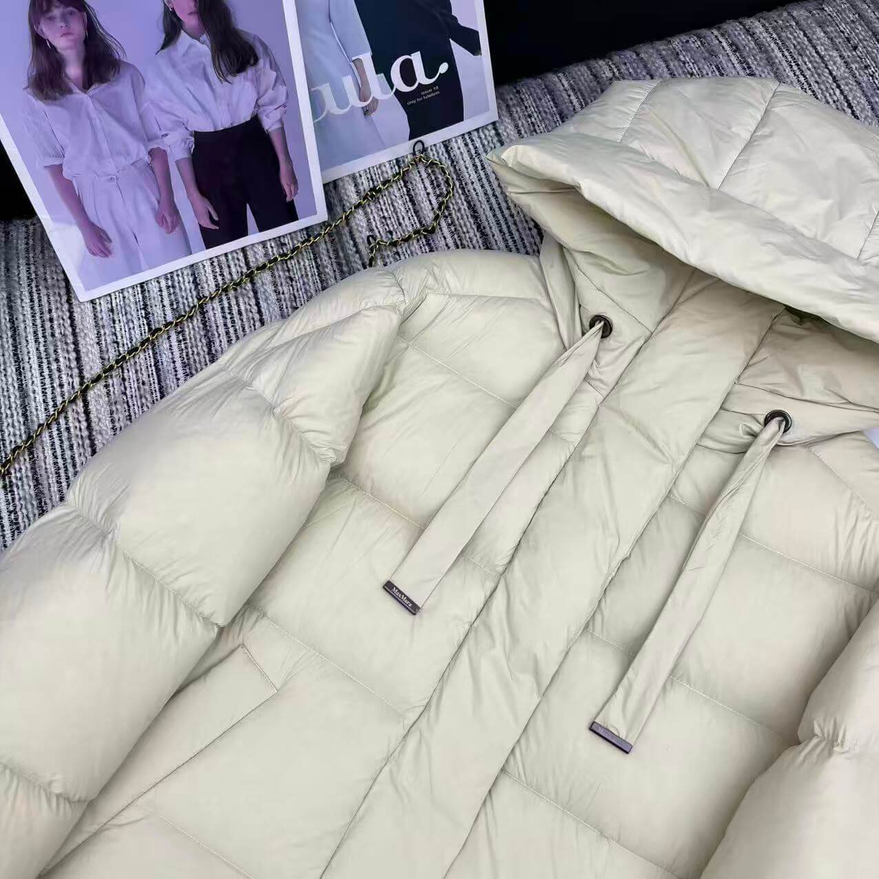 Max Mara Women's Cube Pisoft puffer jacket- Beige - Image 4