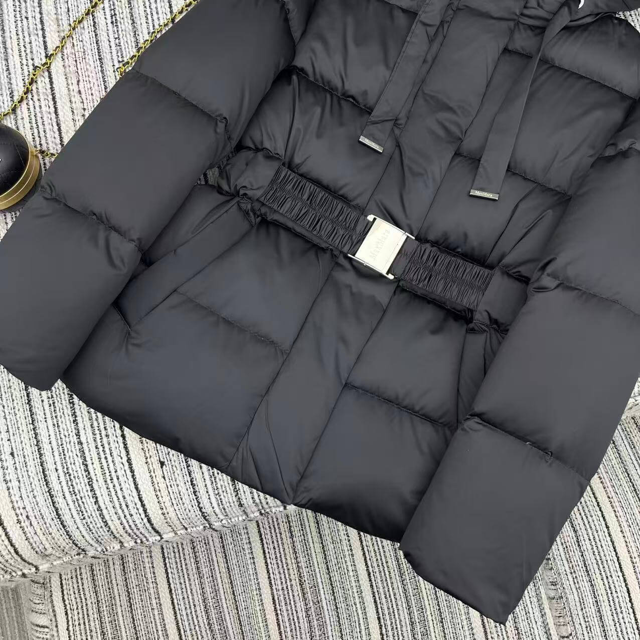 Max Mara Women's Short Cube Pisoft puffer jacket- Black - Image 6