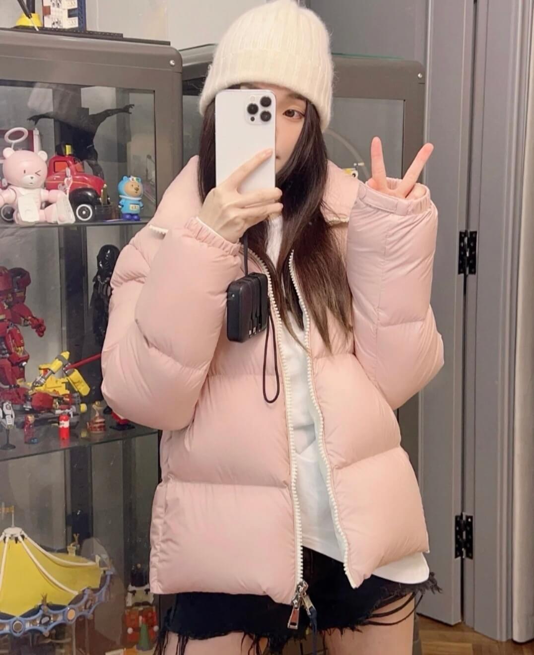 Moncler Anterne Padded women's down Jacket- Light Pink - Image 8