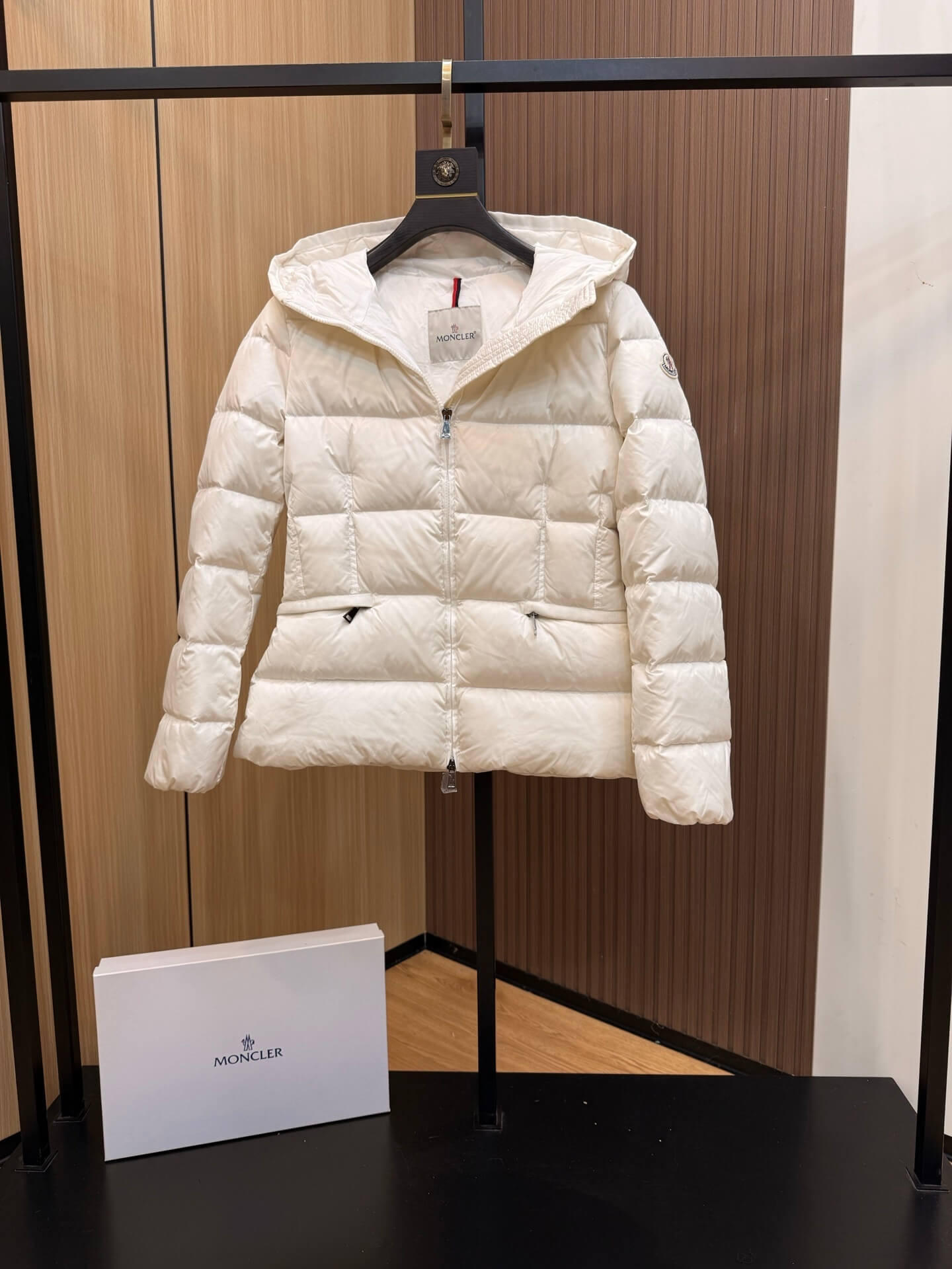 Moncler Avoce Women's waist-hugging down jacket-White - Image 2