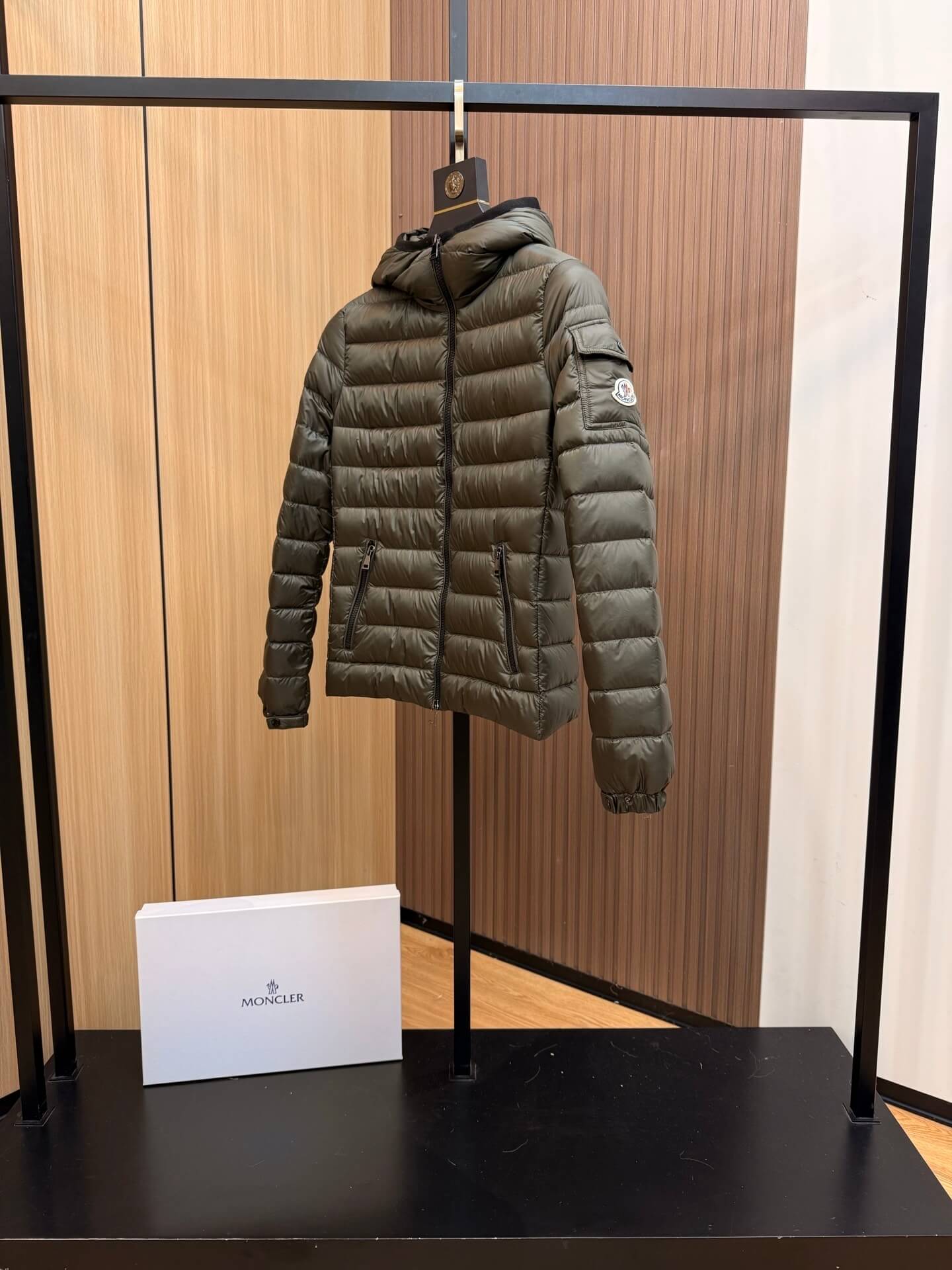 Moncler Bles women's hooded thin down Puffer Jacket- Green - Image 2