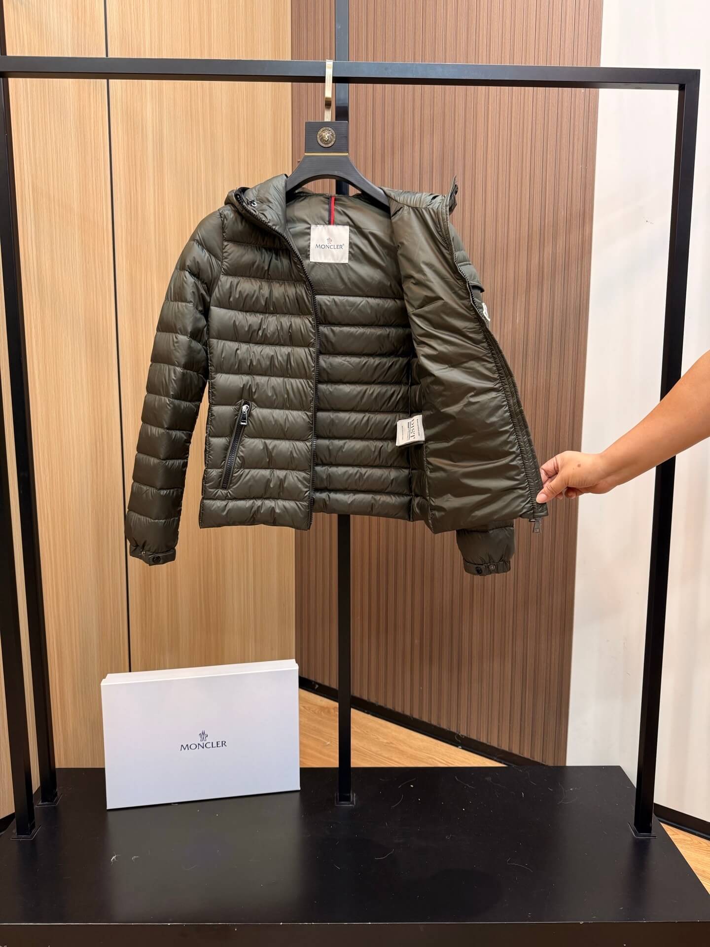 Moncler Bles women's hooded thin down Puffer Jacket- Green - Image 7