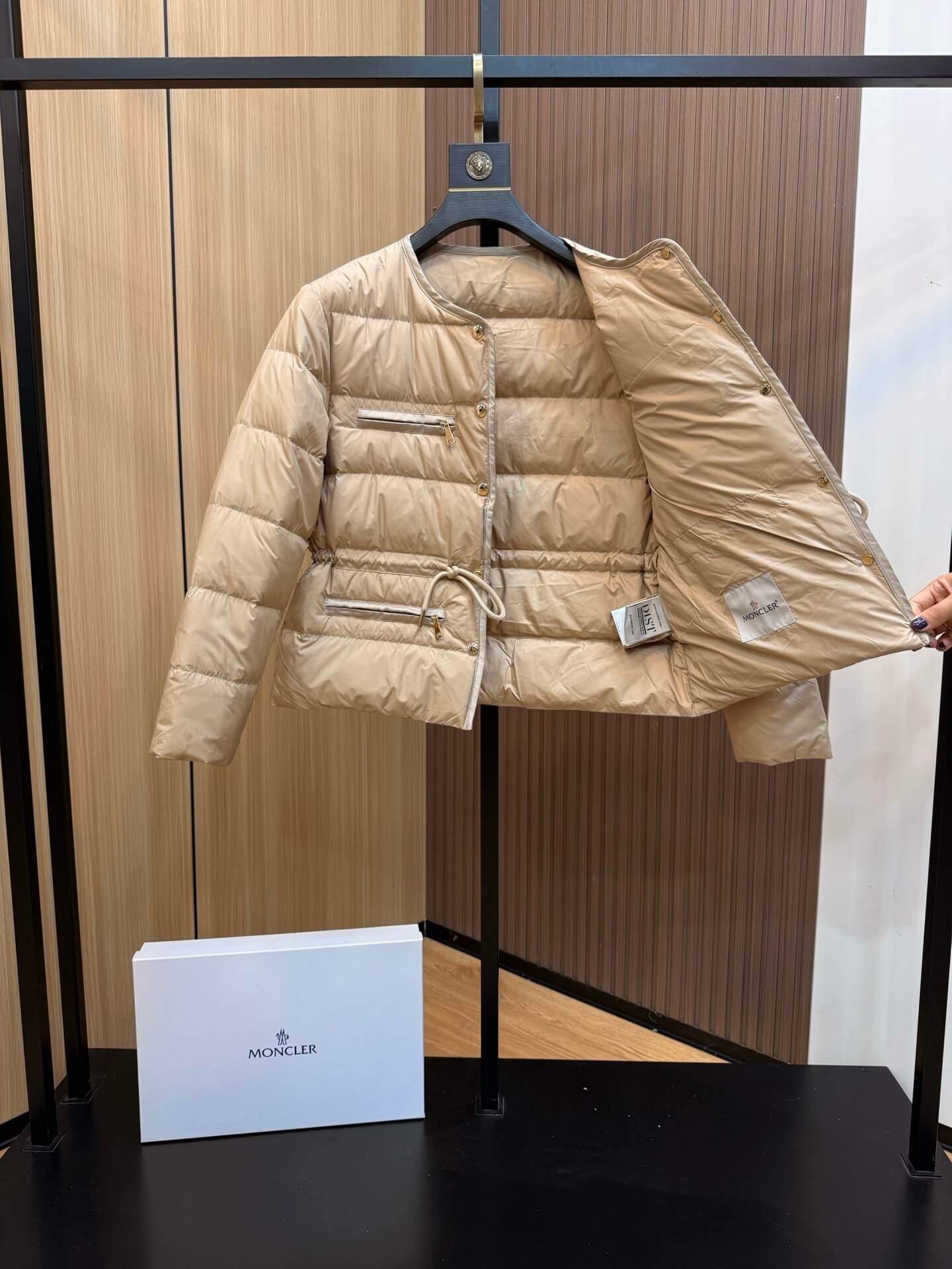 Moncler Echione Short Down Jacket-Beige - Image 6