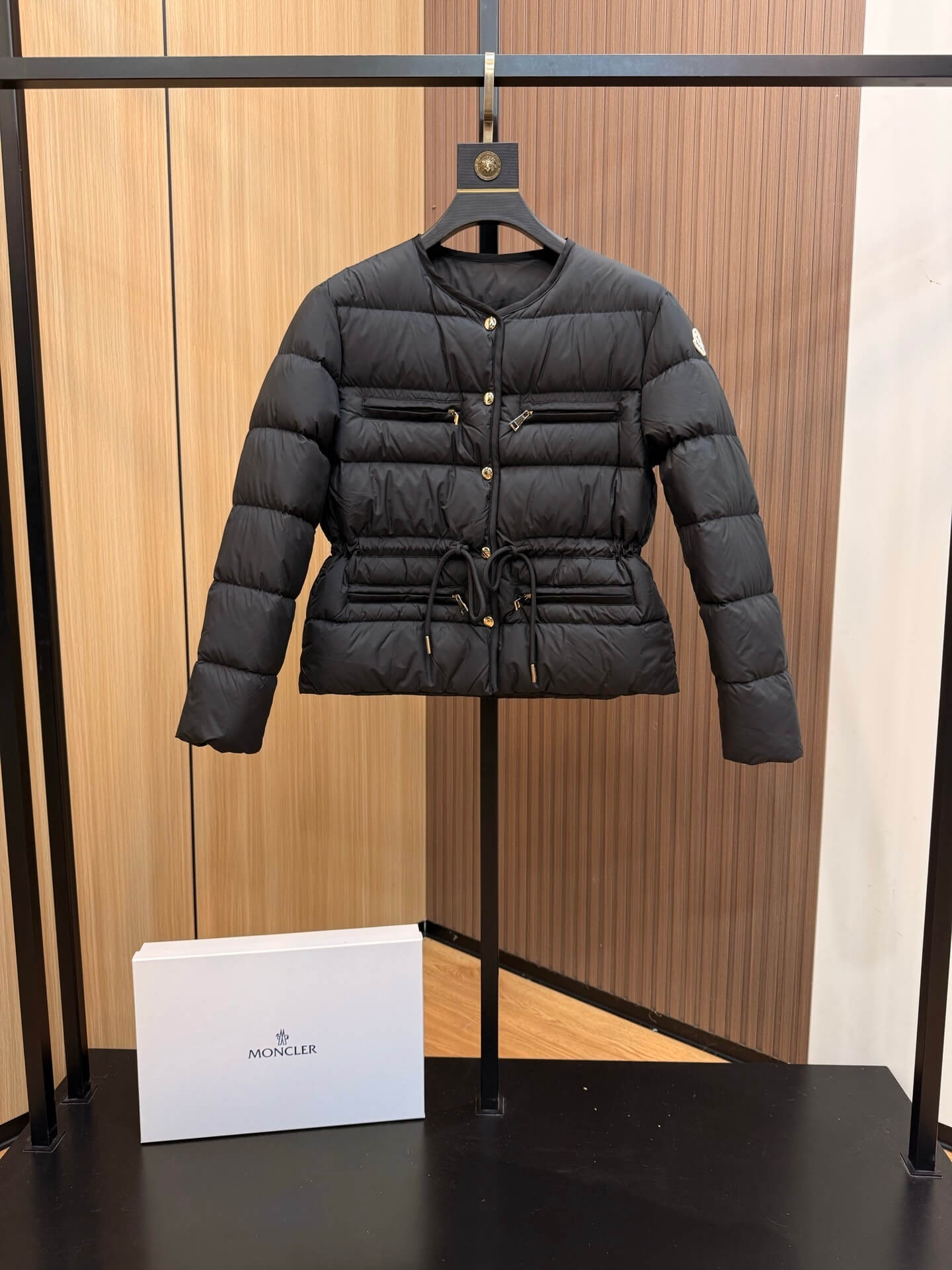 Moncler Echione Short Down Jacket-Black
