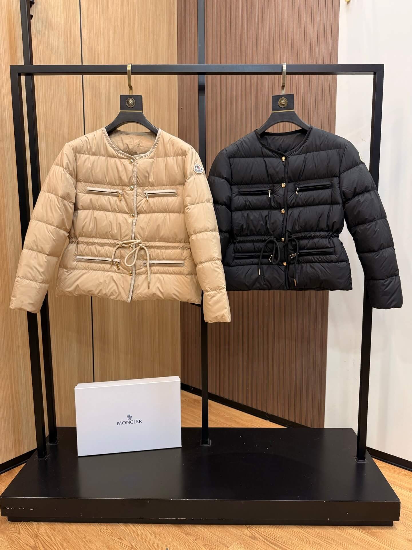 Moncler Echione Short Down Jacket-Black - Image 7