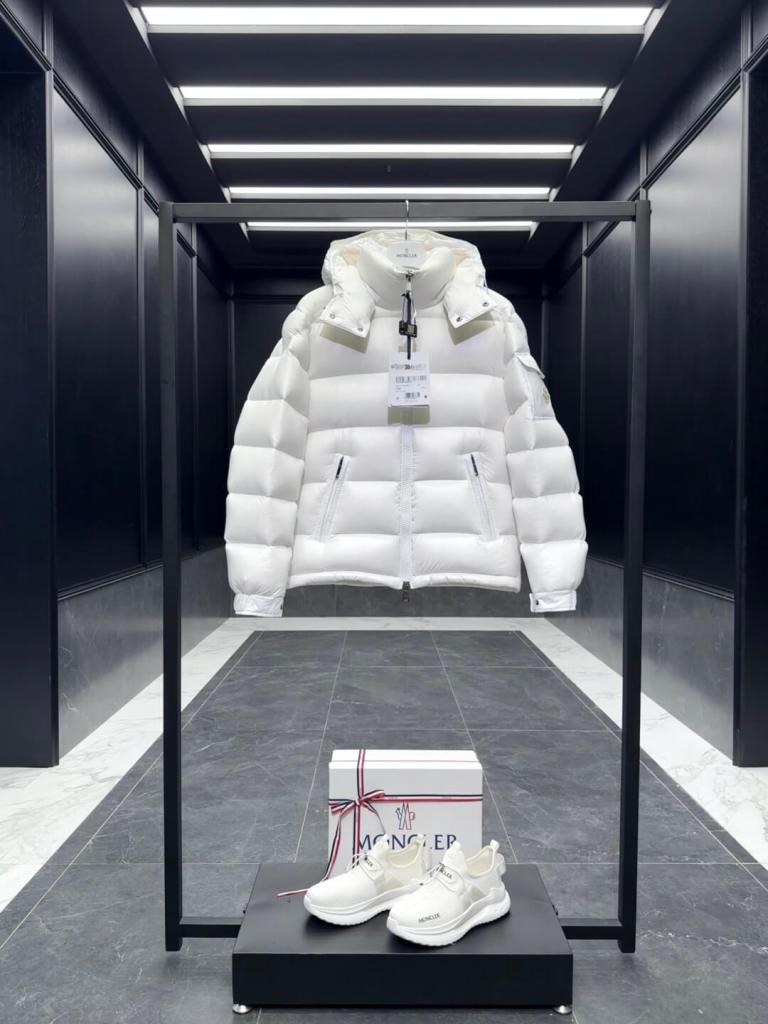 Moncler Maire Hooded Short Down Jacket- White