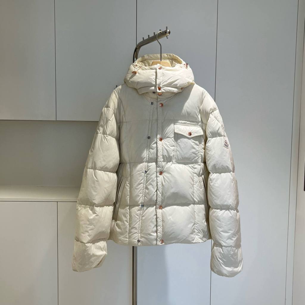 Moncler Serfanto Hooded Short Down Jacket- White Ivory