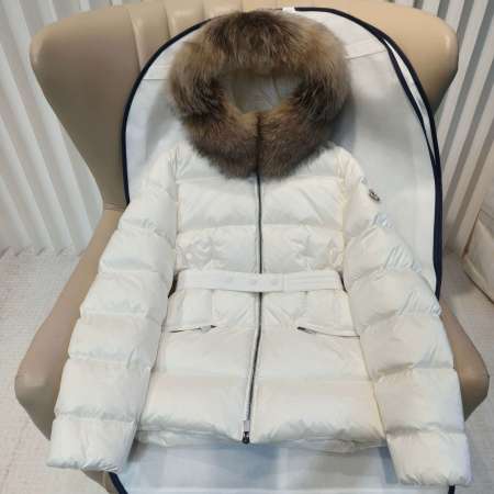 Moncler Short Down Jacket with Fur-Trimmed Hood in White