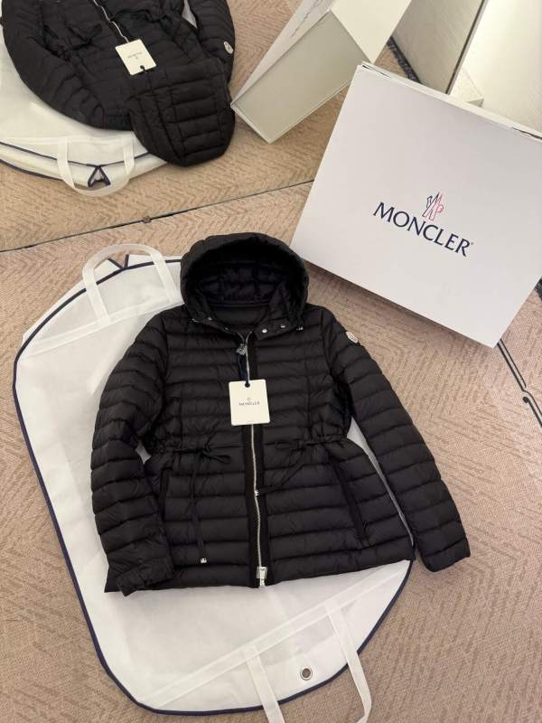 Moncler women's thin hooded down jacket black