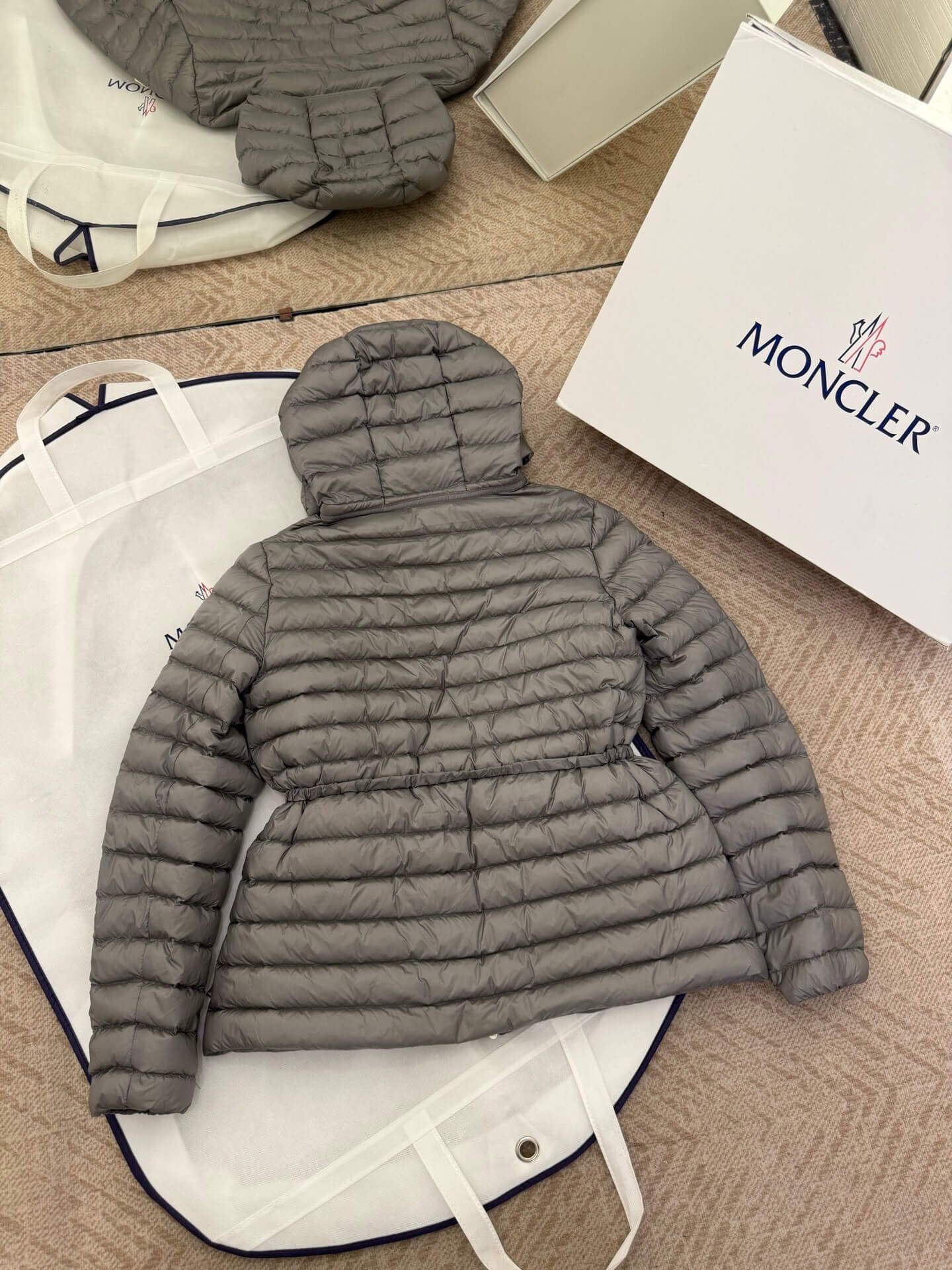 Moncler women's thin hooded down jacket in gray - Image 8