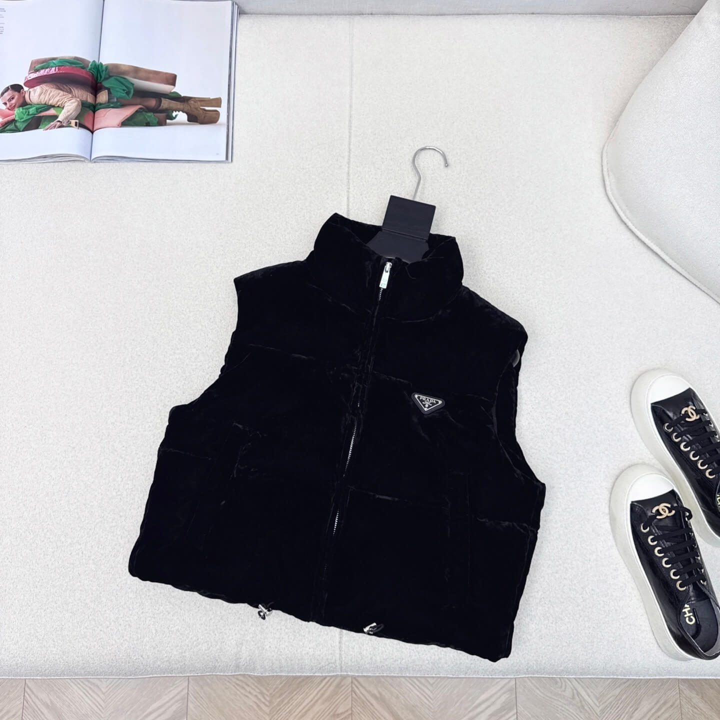 Prada Women's velvet down vest jacket- Black - Image 2