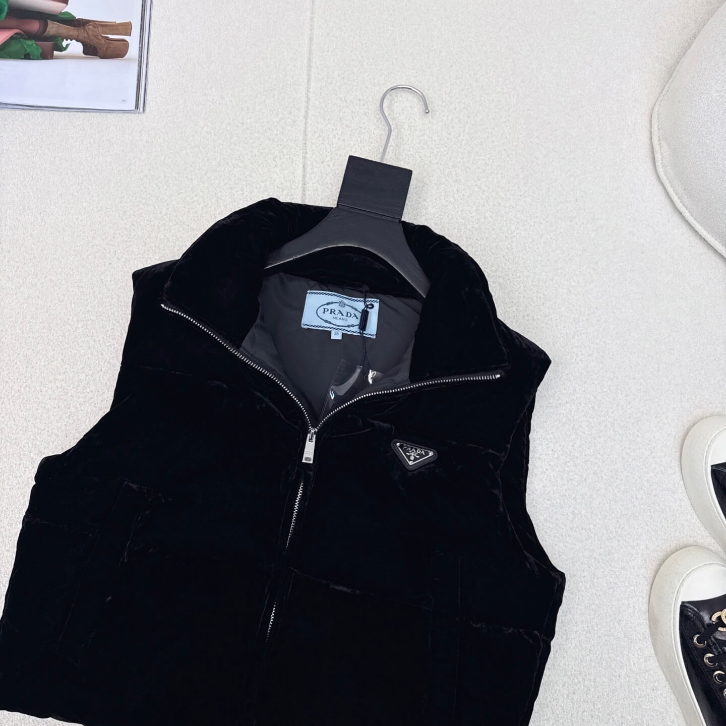 Prada Women's velvet down vest jacket- Black - Image 5