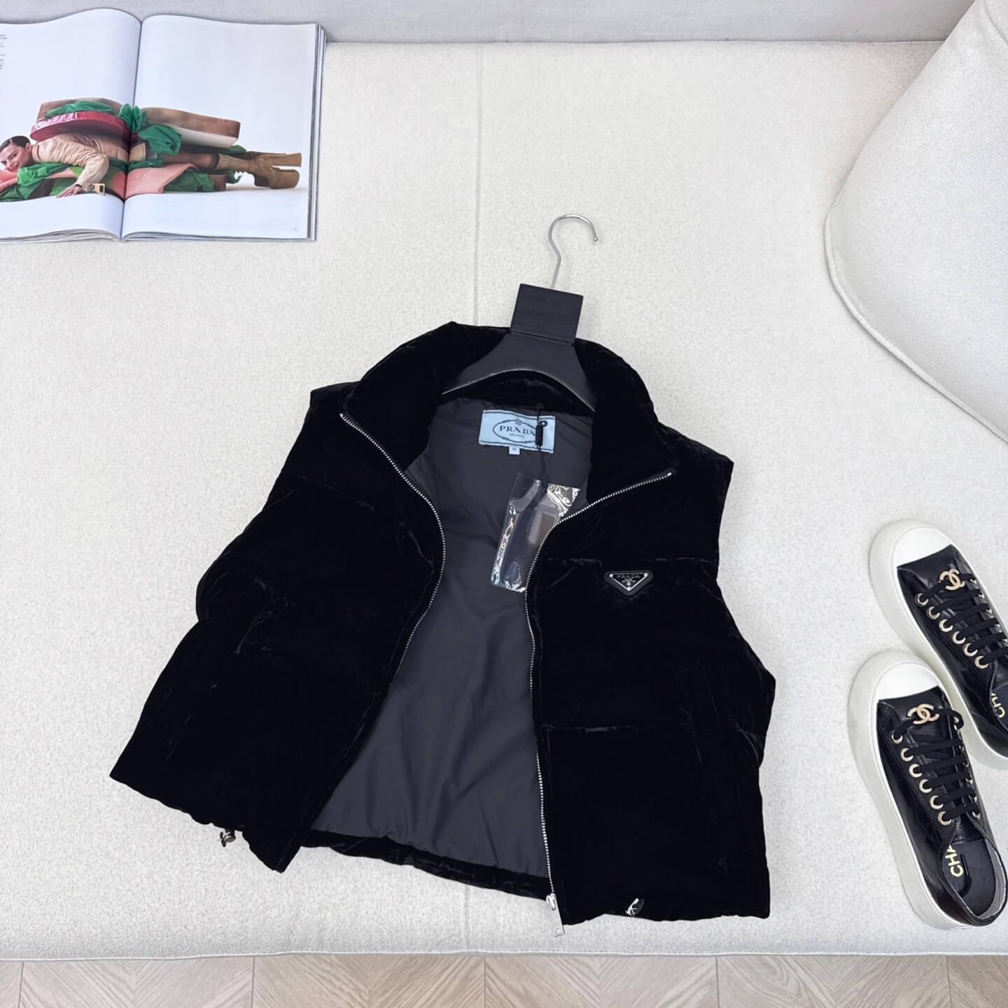 Prada Women's velvet down vest jacket- Black - Image 6