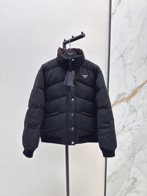 Prada women's puffy short down jacket- Black