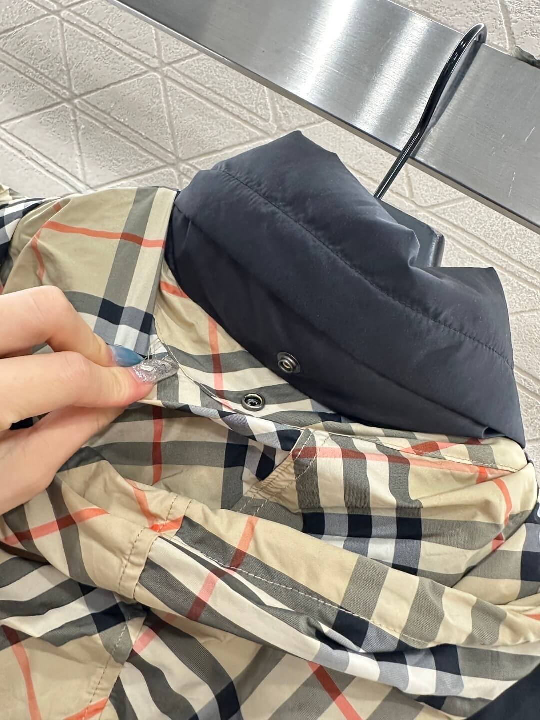 Burberry Checker-tape Snowdon Padded Down Jacket- Navy Blue - Image 9