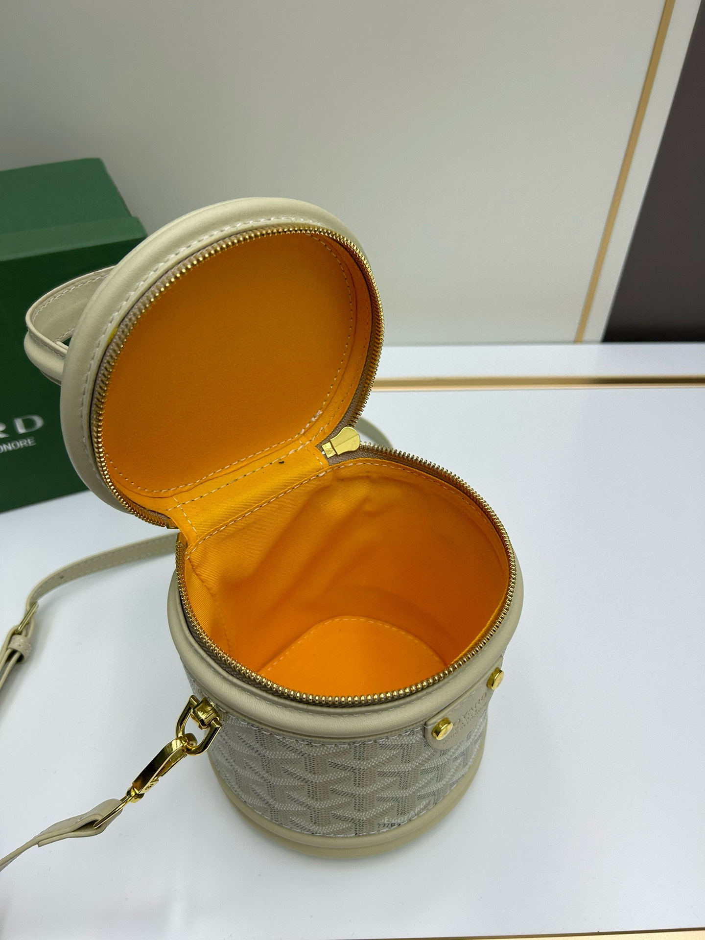 Goyard Petit Flot White Goyardine Canvas Bucket Bag - Image 6