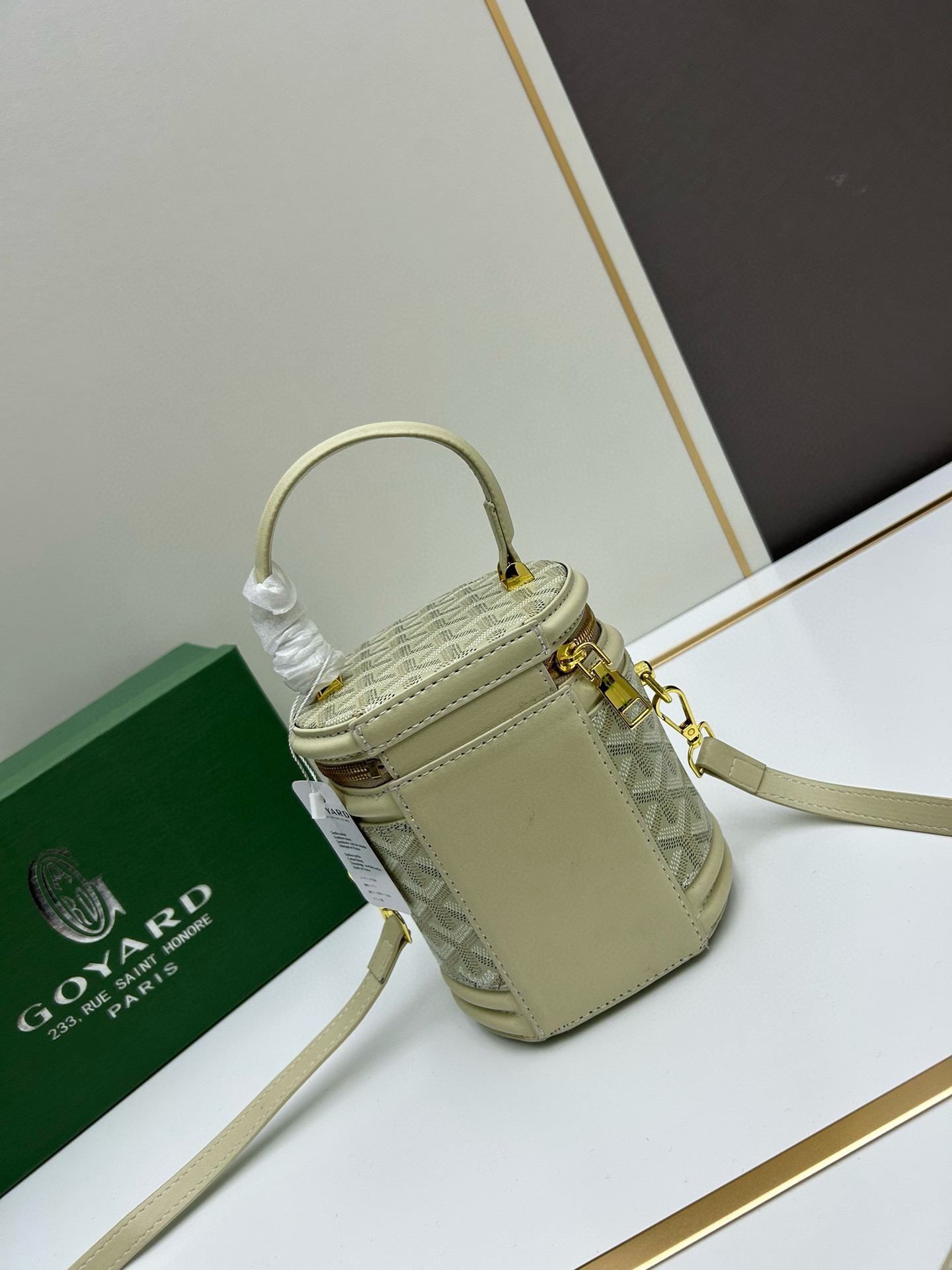 Goyard Petit Flot White Goyardine Canvas Bucket Bag - Image 4