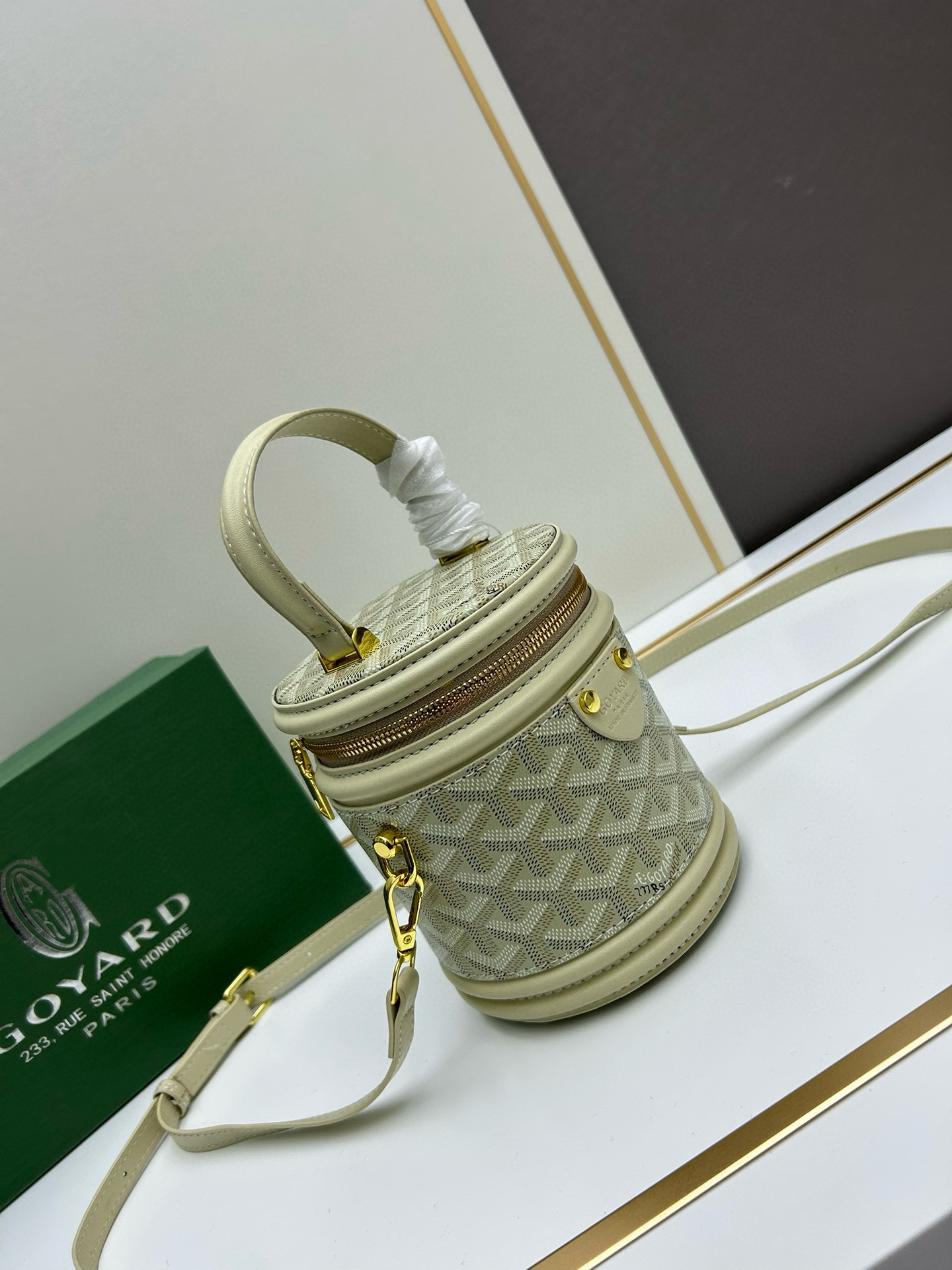 Goyard Petit Flot White Goyardine Canvas Bucket Bag - Image 3
